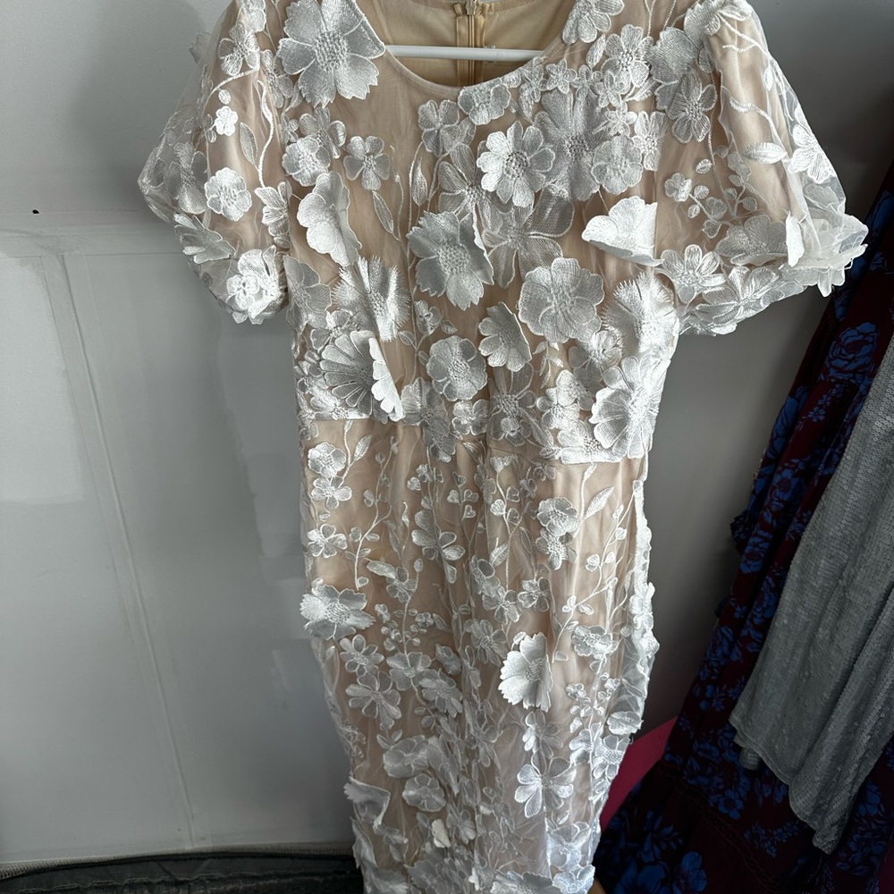 Elegant White Floral Lace Dress
